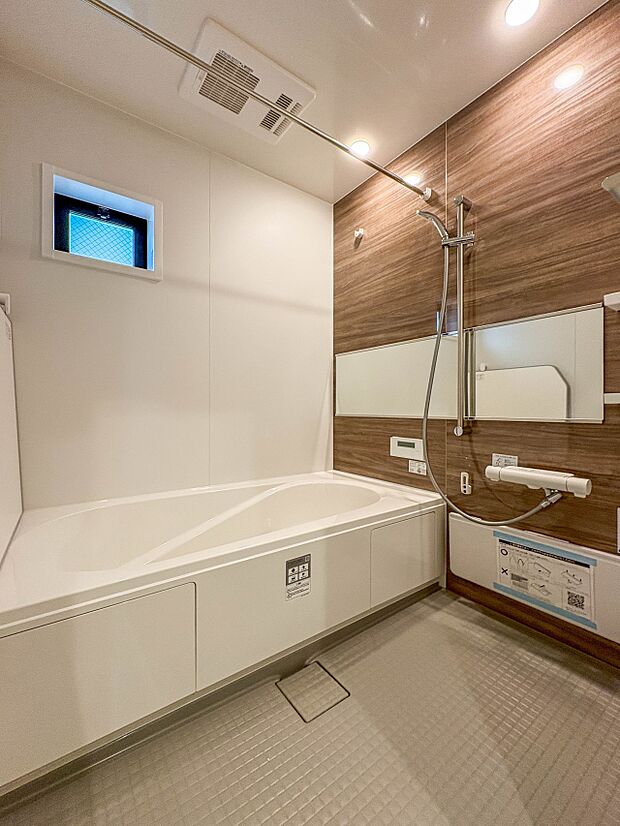 【浴室】一日の疲れを癒してくれるお風呂空間。使いやすさと上質な質感を両立して、単なる習慣から特別な時間に変わるはず。