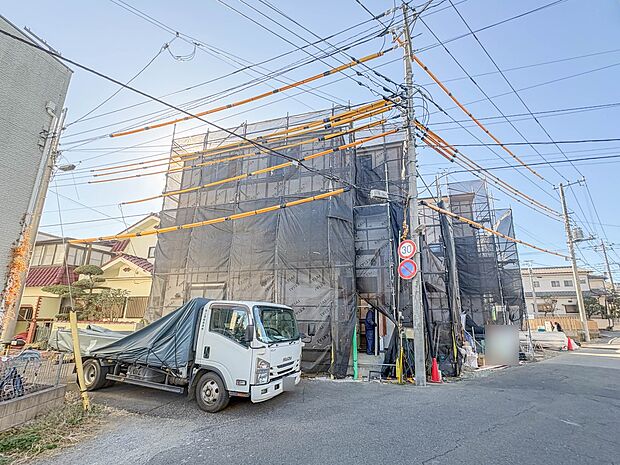 【外観】家は一生のお買物。自分ならではの家族ならではの、家にしたい。書斎を設ける。子どものプレイングルームを設ける。趣味のオーディオルームを設置する。夢を追うオンリーワンの家です。
