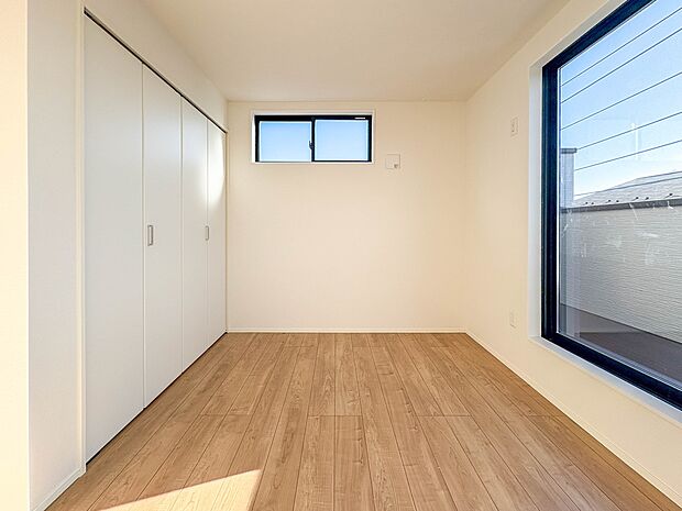 【洋室5.37帖】充実した生活は伸びやかな居室空間から始まります。快適に・伸びやかに。心の潤いを求める方々へ。