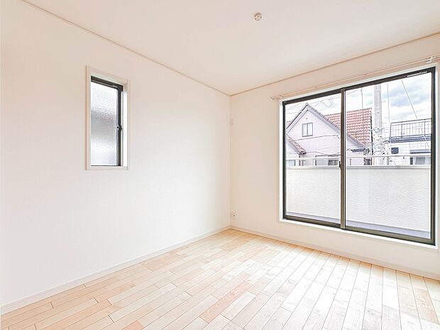 【寝室6帖】シンプルな内装はおしゃれのポイントです。シンプルは華美より飽きがこないからです。色や模様でおしゃれ感をだす。それがシンプルイズビューティーです。