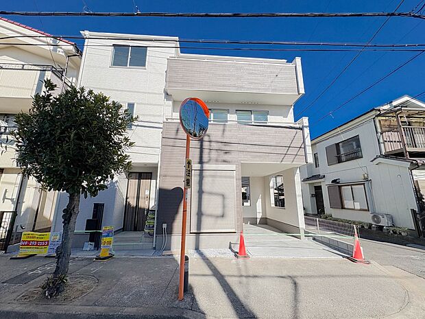 ここから始まる「日常」はご家族にとってかけがえのない時間となります。少しでも豊かに、快適に。そんな想いから本邸宅は生まれました。　