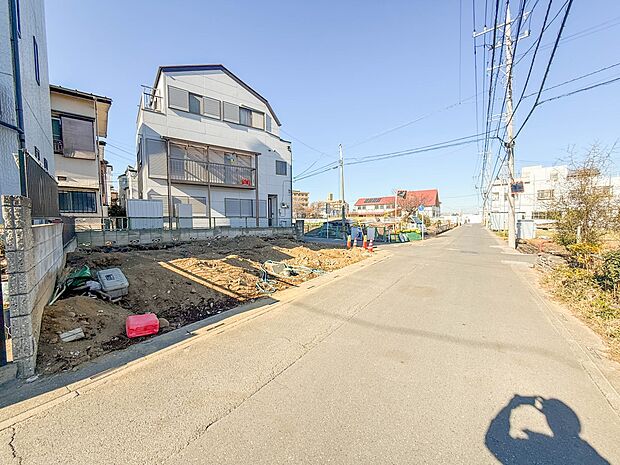 1号棟【前面道路4.9m】車の通行が少ないので、静かな住環境を維持することができます。