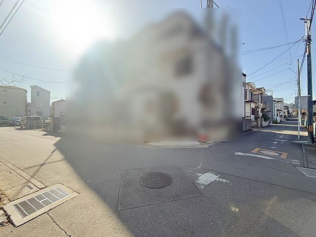 1号棟【外観】家族の温かさと陽光の暖かさ、楽しい毎日と明るい未来を予感させる「空間が織り成すひとつ先の住み心地」を演出します。