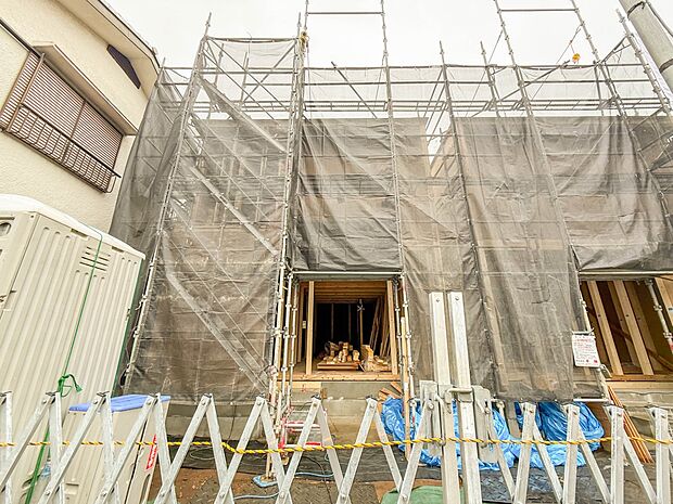 1号棟【外観】家族の温かさと陽光の暖かさ、楽しい毎日と明るい未来を予感させる「空間が織り成すひとつ先の住み心地」を演出します。