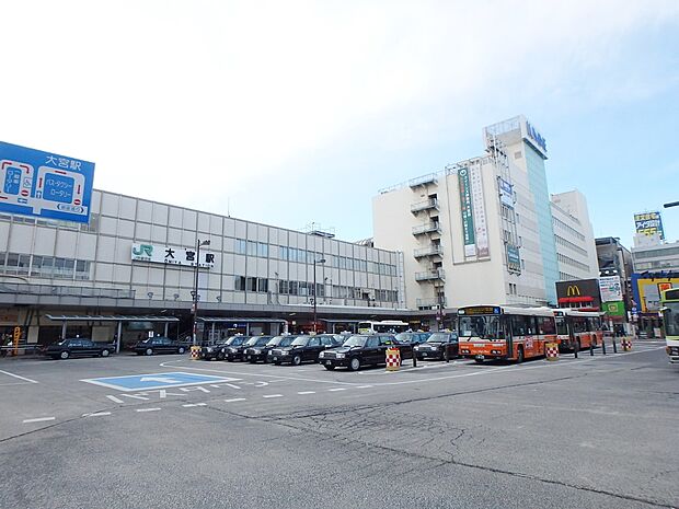 駅 1643m 大宮駅(JR東日本、東武鉄道、埼玉新都市交通の駅、JRは新幹線、在来線ともに東京と東北地方・信越地方を結びます。東武野田線や埼玉新都心交通・伊奈線を合わせると14の路線が入る…