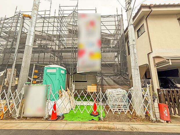 2号棟【外観】こちらの物件が少しでも気になるようでしたら、お気軽にお問合せください。人生でいちばん大きなお買い物ですので、ゆっくりご見学ください。ネット上の画像と実際の見学では、リアル感がま…
