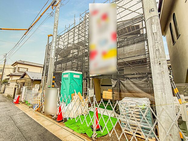 2号棟【外観】家族の温かさと陽光の暖かさ、楽しい毎日と明るい未来を予感させる「空間が織り成すひとつ先の住み心地」を演出します。