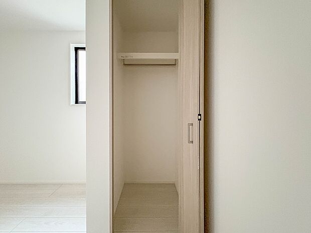 2号棟【収納】各部屋を最大限に広く使って頂ける様、全居住スペースに収納付。プライベートルームはゆったりと快適に。