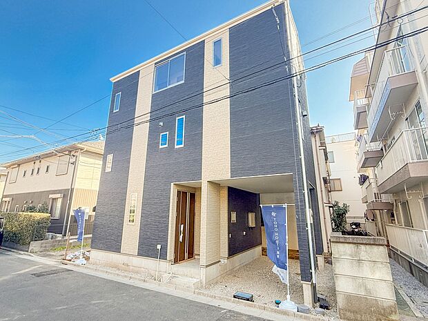 【外観】家は一生のお買物。自分ならではの家族ならではの、家にしたい。書斎を設ける。子どものプレイングルームを設ける。趣味のオーディオルームを設置する。夢を追うオンリーワンの家です。