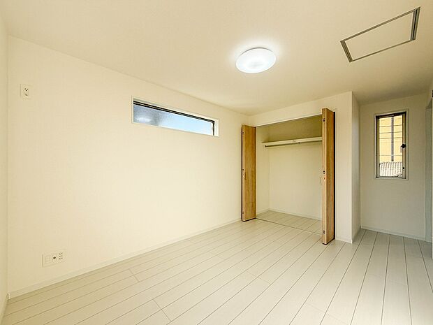 1号棟【洋室6.5帖】充実した生活は伸びやかな居室空間から始まります。快適に・伸びやかに。心の潤いを求める方々へ。