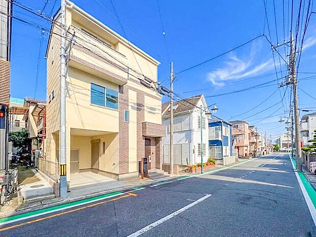 【前面道路8M】陽当りや通風性など各所に施された工夫で住みやすさを実現。部屋の大きさや周辺環境・街並など、資料には掲載していない情報が現地にはたくさんございます。是非ご確認下さい。