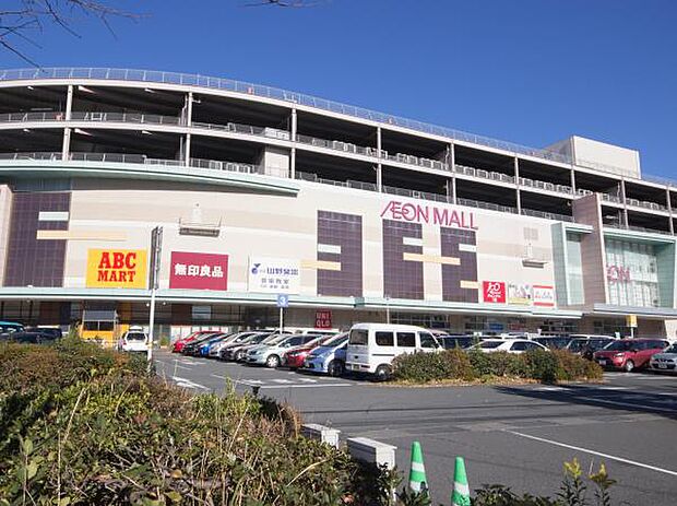 ショッピングセンター 2900m イオンモール北戸田店(1階は無印良品などと、グルメ、フーズの飲食フロア。2階はユニクロを中心にしたファッションフロア。3階はニトリを各店舗にグッズフロア。と…