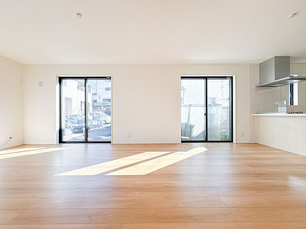 【LDK20.45帖】インテリアショップで見掛けた「あの家具」も置ける、ゆったりとした空間。時に広さが上質な寛ぎの時間になる事も。