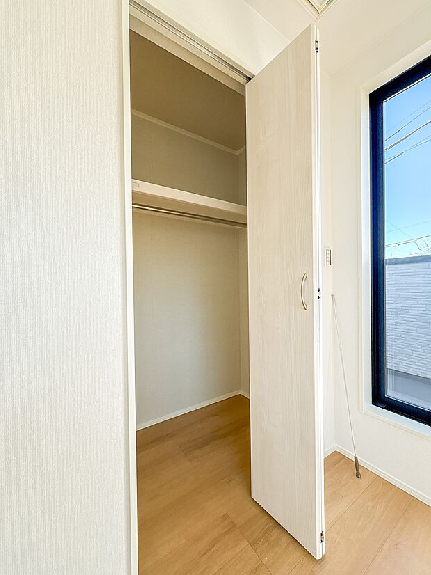 【収納】各部屋を最大限に広く使って頂ける様、全居住スペースに収納付。プライベートルームはゆったりと快適に。