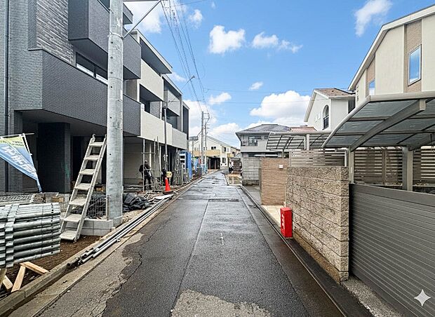 【前面道路4m】車の通行が少ないので、静かな住環境を維持することができます。