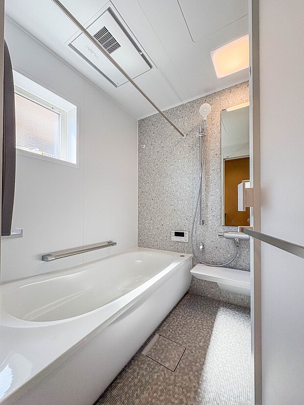 【浴室】一日の疲れを癒してくれるお風呂空間。使いやすさと上質な質感を両立して、単なる習慣から特別な時間に変わるはず。