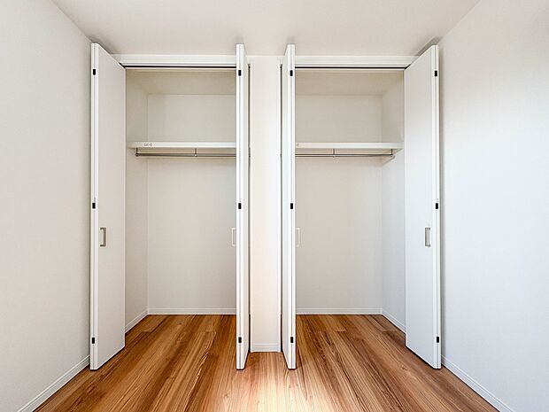 【収納】各部屋を最大限に広く使って頂ける様、全居住スペースに収納付。プライベートルームはゆったりと快適に。