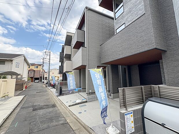 【前面道路4ｍ】車の通行が少ないので、静かな住環境を維持することができます。