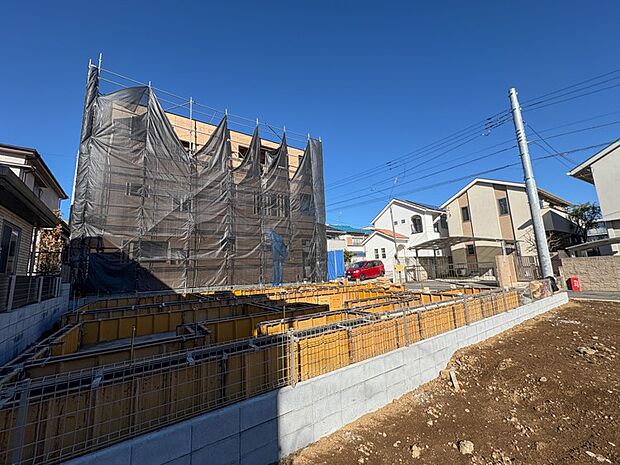 【現地】陽当りが良いと、洗濯物が乾きやすいですし、湿気やカビの心配も減るので快適です。