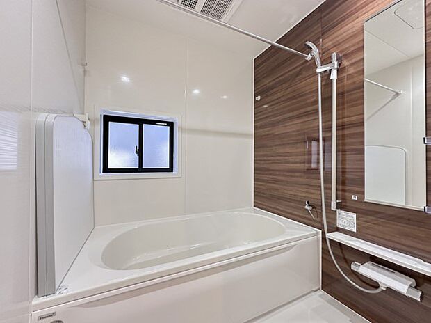 【浴室】一日の疲れを癒してくれるお風呂空間。使いやすさと上質な質感を両立して、単なる習慣から特別な時間に変わるはず。