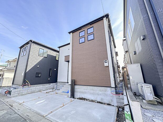 カースペース2台可。車が1台なら、来客用の駐車場や、駐輪スペースとしてご活用ください。