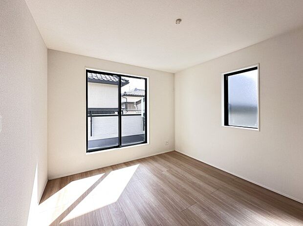 【洋室】充実した生活は伸びやかな居室空間から始まります。快適に・伸びやかに。心の潤いを求める方々へ。