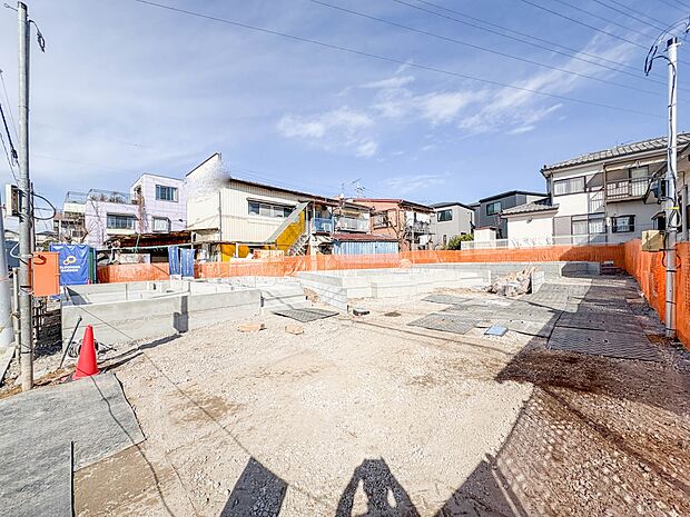 3号棟【外観】家族の温かさと陽光の暖かさ、楽しい毎日と明るい未来を予感させる「空間が織り成すひとつ先の住み心地」を演出します。