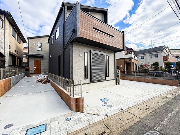 【外観】家族の温かさと陽光の暖かさ、楽しい毎日と明るい未来を予感させる「空間が織り成すひとつ先の住み心地」を演出します。