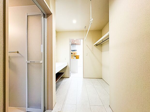 【ランドリースペース】ランドリースペースは広さもたっぷり。