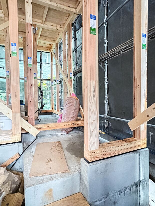 【玄関】玄関はおうちの顔と言われます。玄関アプローチは、外観デザインの印象を左右します。