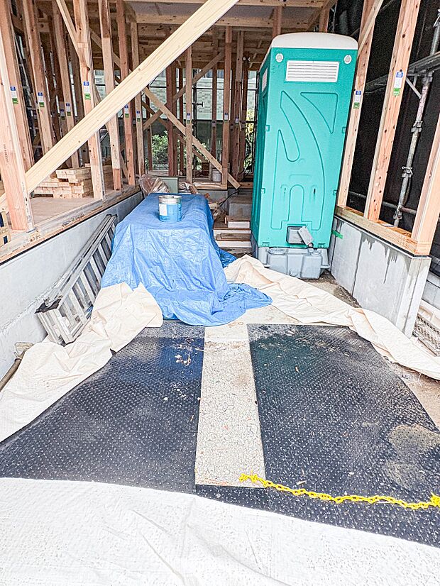 【駐車場】日々の暮らしにマイカーが必要。そんな方は物件の購入条件に駐車場は必須です。通勤に、家族のお迎えに、お買物に、おでかけに、クルマライフを楽しみたい方に。