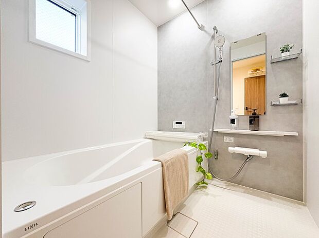 【浴室】一日の疲れを癒してくれるお風呂空間。使いやすさと上質な質感を両立して、単なる習慣から特別な時間に変わるはず。