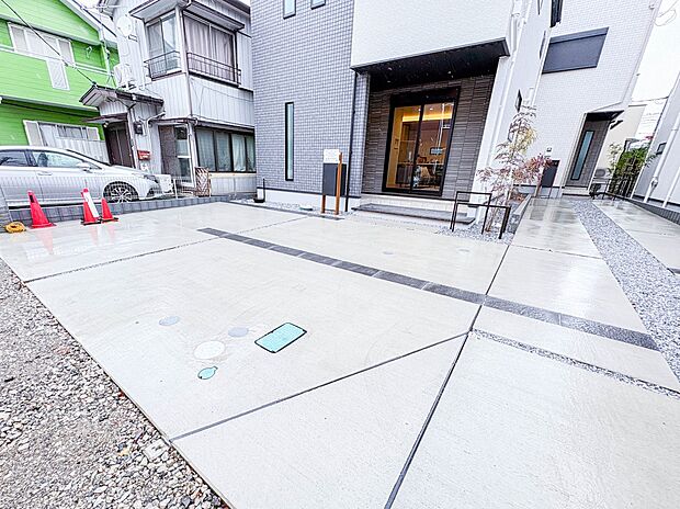 【駐車場】カースペース2台可。車が1台なら、来客用の駐車場や、駐輪スペースとしてご活用ください。