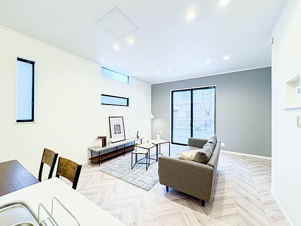 【ダイニング】愛を感じる、幸せを想う、心地よさを受けとる家の各スペースや各お部屋のさまざまな設備。人として日々の暮らしを先へすすめる設備・仕様を採用しています。