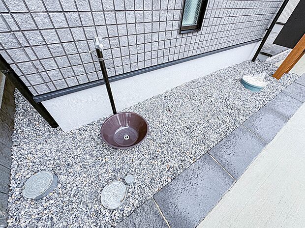 【庭】お庭にはプランター等をおいてガーデニングが楽しめます。