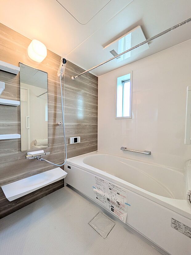 【Bathroom】一日の疲れを癒してくれるお風呂空間。使いやすさと上質な質感を両立して、単なる習慣から特別な時間に変わるはず。