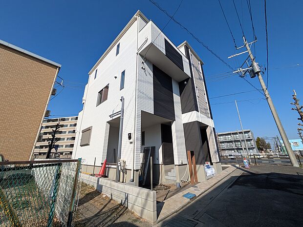 【外観】こちらの物件が少しでも気になるようでしたら、お気軽にお問合せください。人生でいちばん大きなお買い物ですので、ゆっくりご見学ください。ネット上の画像と実際の見学では、リアル感がまるで違…