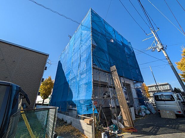 【ひとつ先の住み心地】家族の温かさと陽光の暖かさ、楽しい毎日と明るい未来を予感させる「空間が織り成すひとつ先の住み心地」を演出します。