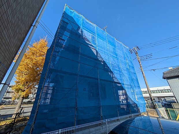 【駐車場】毎日の生活にマイカーが必須という方は、購入を検討する際、駐車場があることは大事な条件です。毎日の通勤や家族の送迎、買い物やお出かけなどクルマのある暮らしを満喫したい方は要チェック。…