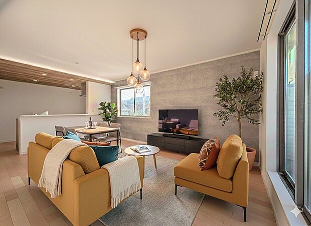 【LDK16帖】シンプルなデザインの家は風情がある。住む人のこだわりを感じる。外観も内装もいたってシンプル。居心地がよく、家事や趣味、子育てなどにも集中できる。家も人間も熟成するほどシンプル…