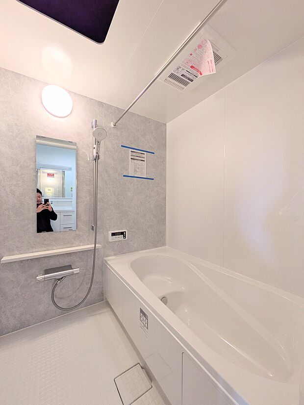 【Bathroom】一日の疲れを癒してくれるお風呂空間。使いやすさと上質な質感を両立して、単なる習慣から特別な時間に変わるはず。