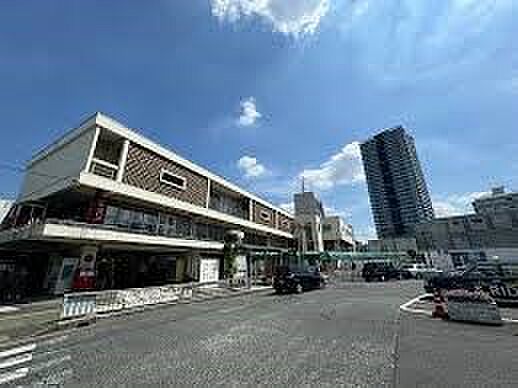 駅 1440m 蕨駅(1893年(明治26年)開業の駅。JR京浜東北線の快速、各駅停車が停車します。蕨市は全国の市の中で最も面積が狭い、住宅の街です。都内に出やすく、フットワークよく買い物な…