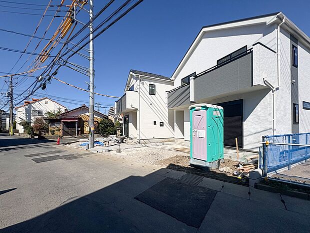 【前面道路】車の通行が少ないので、静かな住環境を維持することができます。