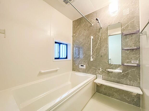 【浴室】一日の疲れを癒してくれるお風呂空間。使いやすさと上質な質感を両立して、単なる習慣から特別な時間に変わるはず。