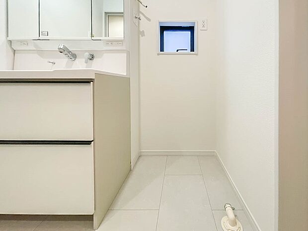 【ランドリースペース】ランドリースペースは広さもたっぷり。