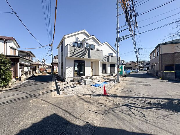 【前面道路】車の通行が少ないので、静かな住環境を維持することができます。