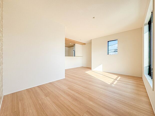 【LDK16.5帖】インテリアショップで見掛けた「あの家具」も置ける、ゆったりとした空間。時に広さが上質な寛ぎの時間になる事も。