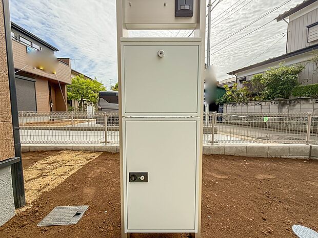 【宅配ボックス】ネットショッピングなどでお買い物したものの受け取りに手間が省けます。