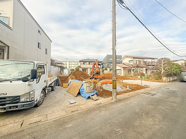 1号棟【外観】こちらの物件が少しでも気になるようでしたら、お気軽にお問合せください。人生でいちばん大きなお買い物ですので、ゆっくりご見学ください。ネット上の画像と実際の見学では、リアル感がま…