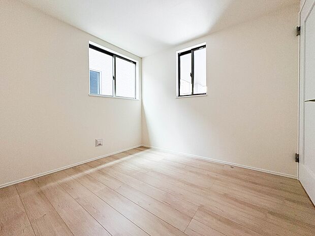 【今どきのこども部屋4.5帖】 昨今のトレンドになりつつあるのが、広過ぎず、快適すぎない子ども部屋。勉強と寝るだけの部屋にすることで閉じこもりがなくなり、リビングで過ごす時間が増えると言わ…